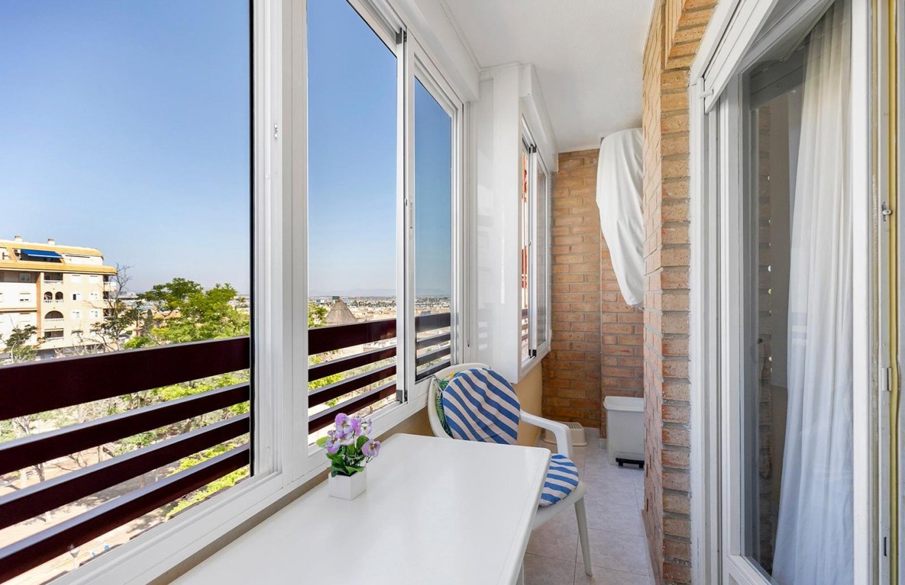 Reventa - Apartamento - Torrevieja - Estacion de autobuses