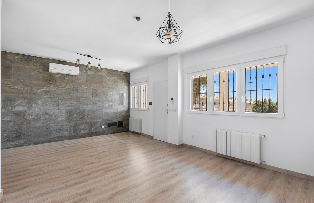 Reventa - Villa - Torrevieja - Aguas Nuevas