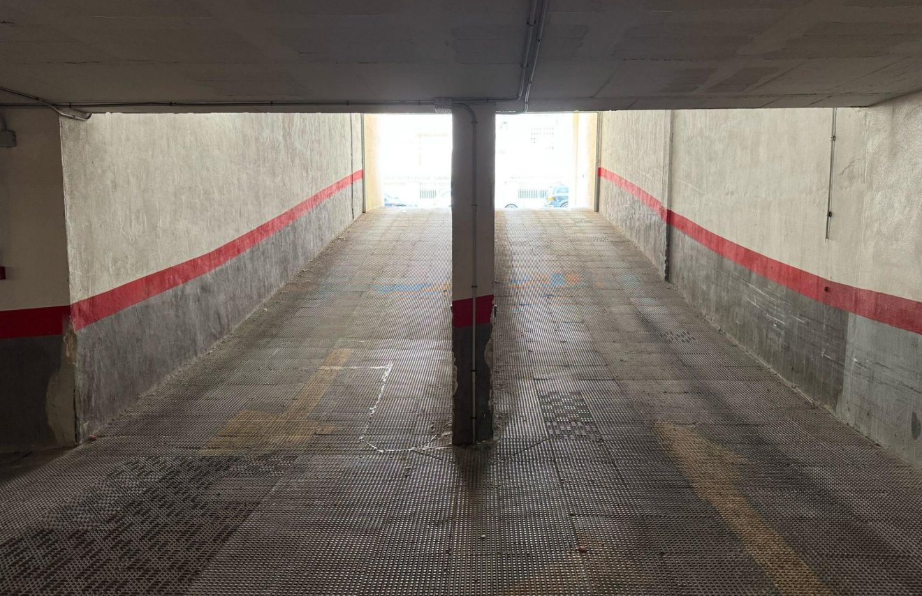 Reventa - Garaje - Torrevieja - Centro