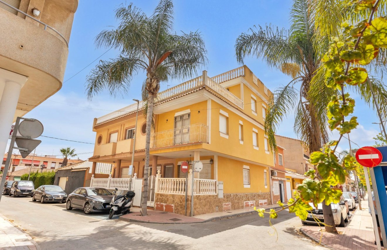 Reventa - Casa Tipo Dúplex - Los Alcázares - Centro