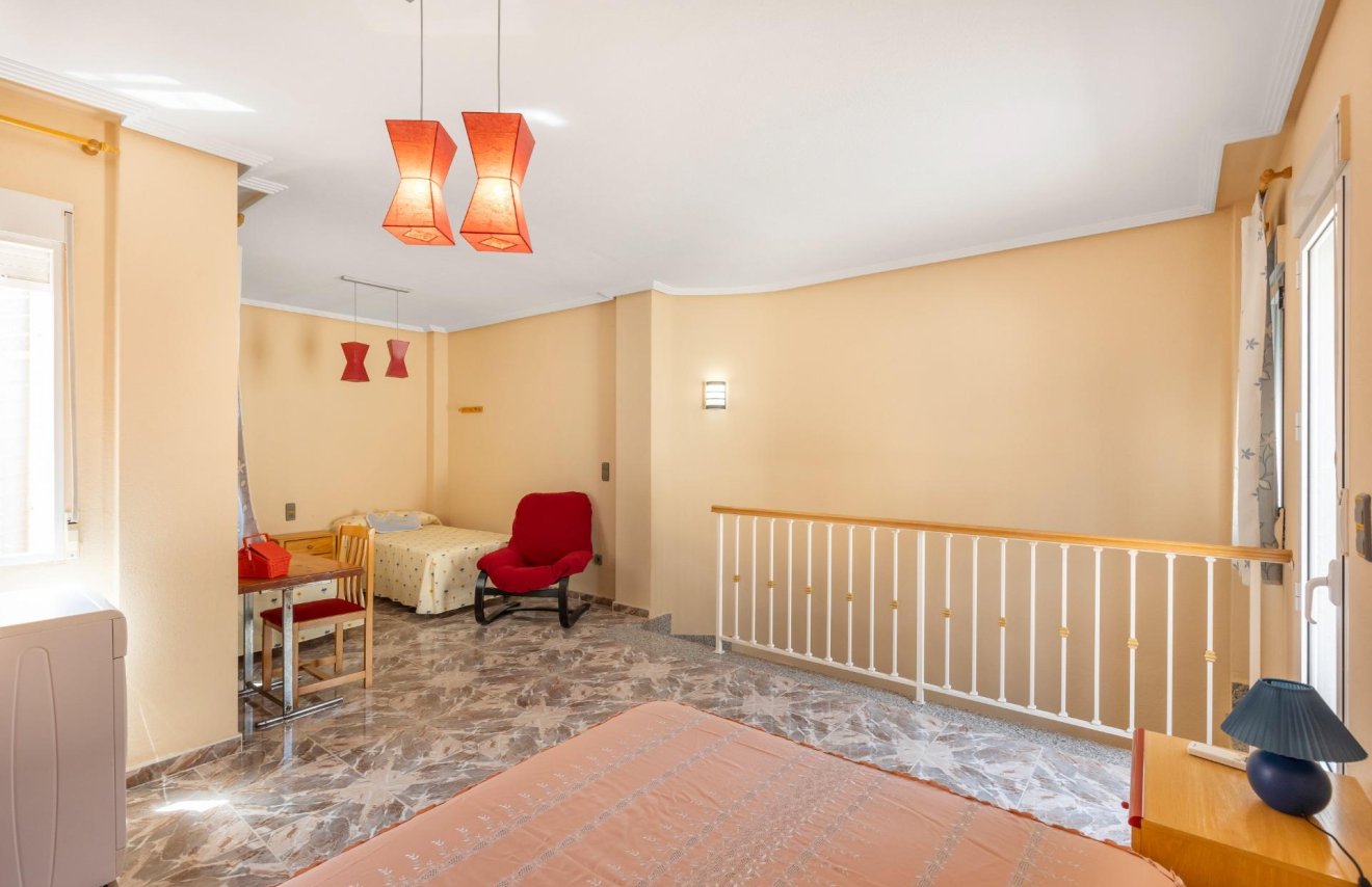 Reventa - Casa Tipo Dúplex - Los Alcázares - Centro