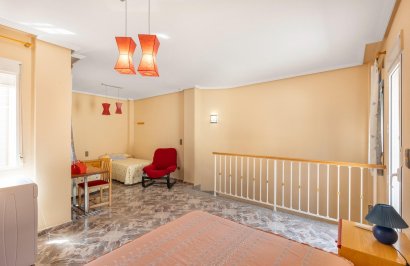 Reventa - Casa Tipo Dúplex - Los Alcázares - Centro