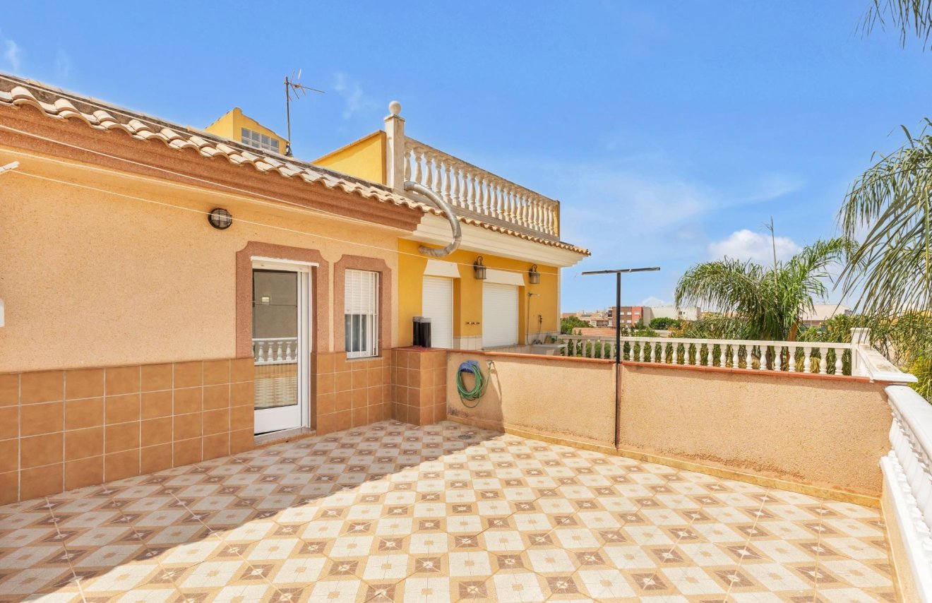 Reventa - Casa Tipo Dúplex - Los Alcázares - Centro