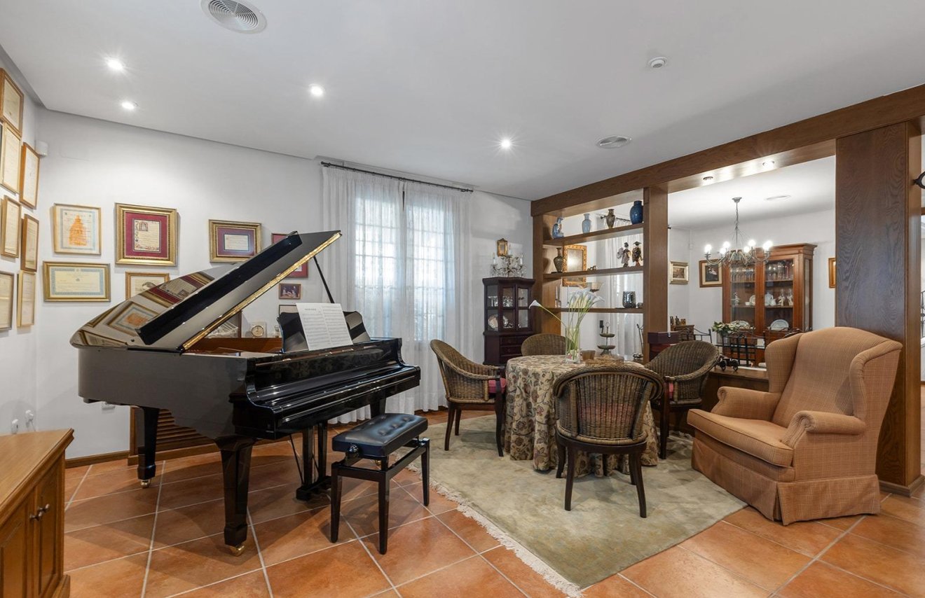 Reventa - Villa - Torrevieja - La veleta