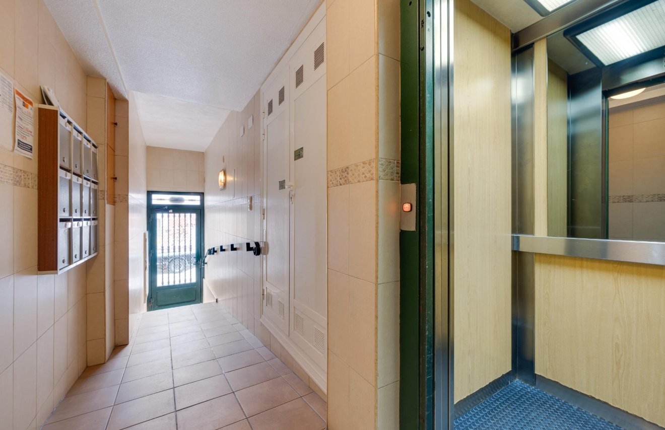 Revente - Apartamento - Torrevieja - Paseo maritimo