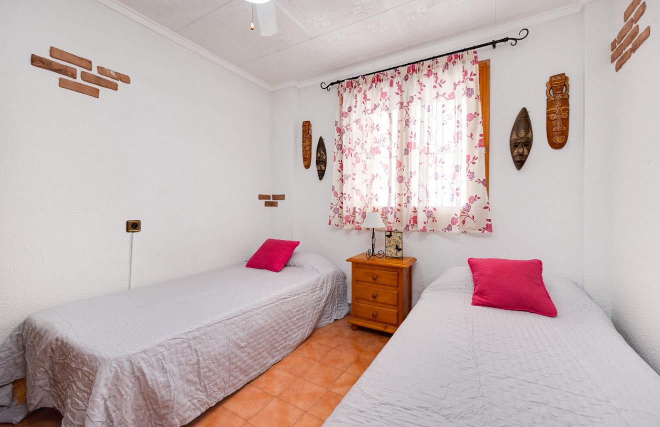 Resale - Bungalow Planta Baja - Torrevieja - Cabo cervera