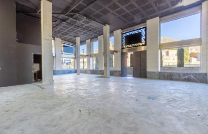 Alquiler a largo plazo - Local comercial - Orihuela - Zona Centro