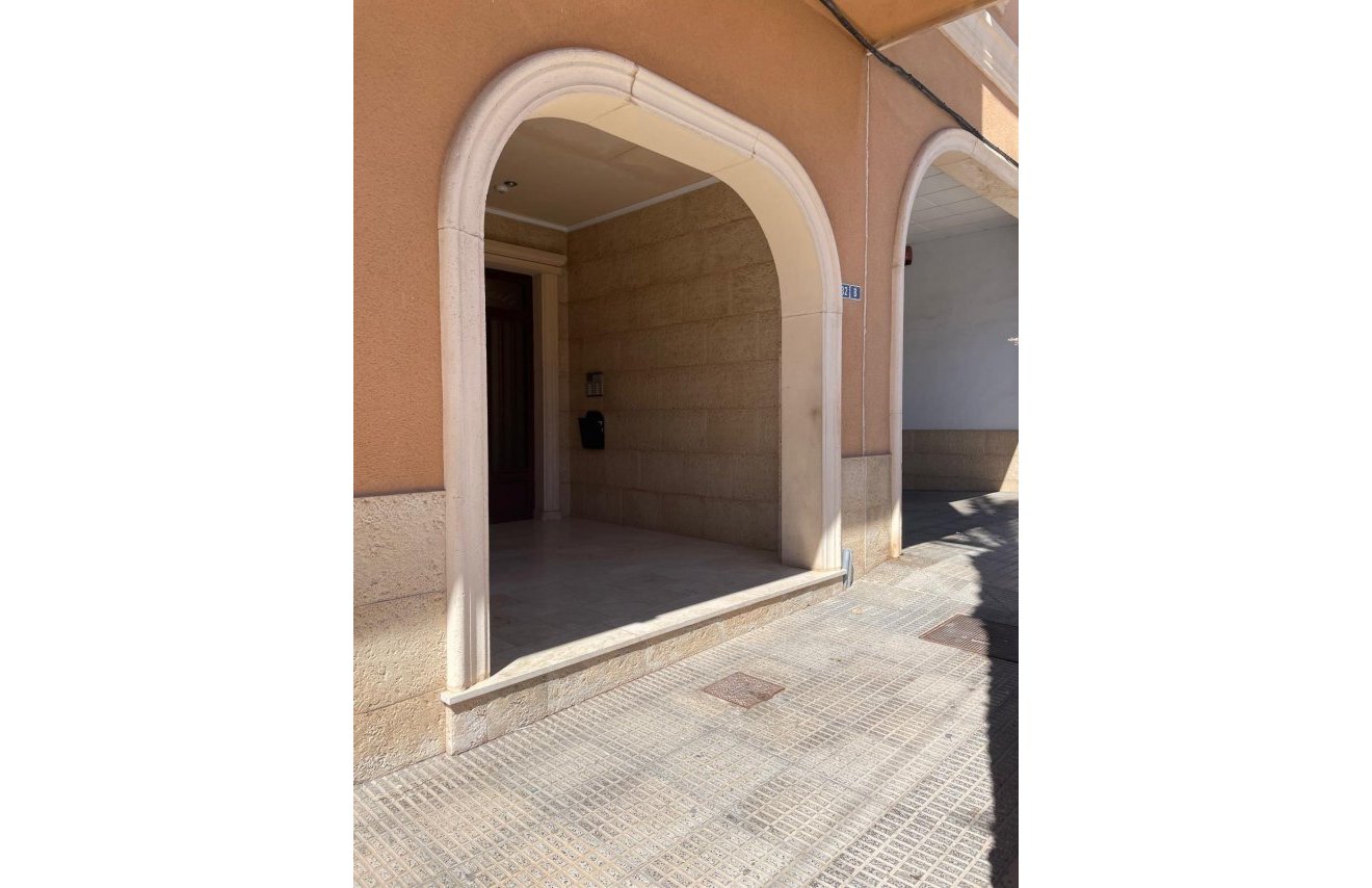 Reventa - Piso - Los Montesinos - Pueblo 8