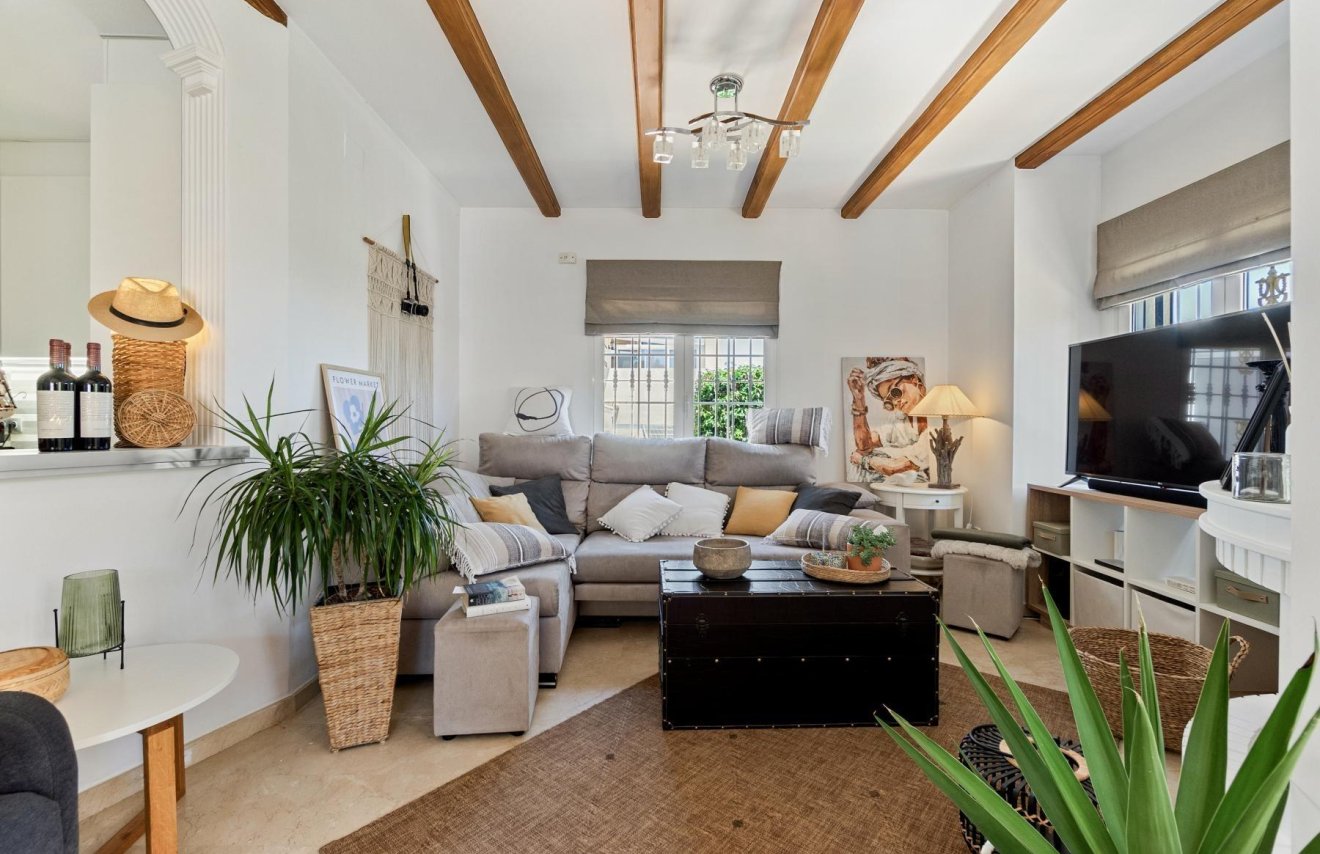 Reventa - Villa - San Miguel de Salinas - Ciudad de las comunicaciones