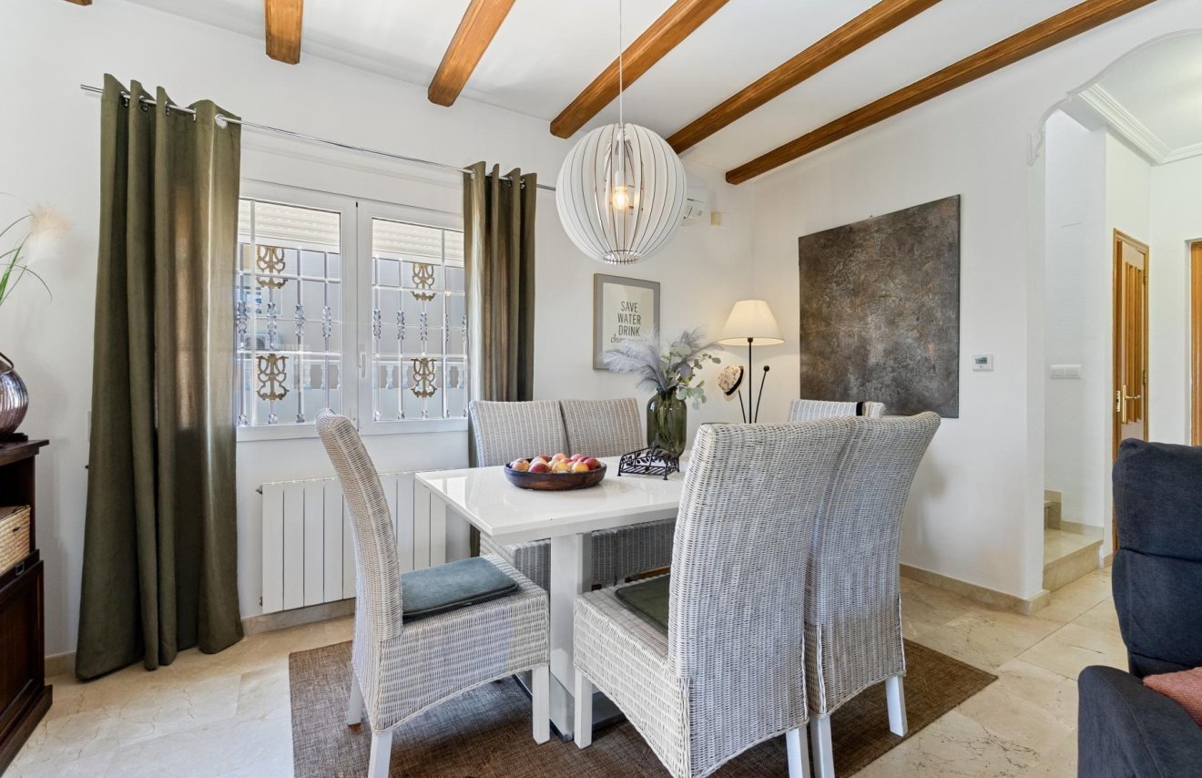 Reventa - Villa - San Miguel de Salinas - Ciudad de las comunicaciones