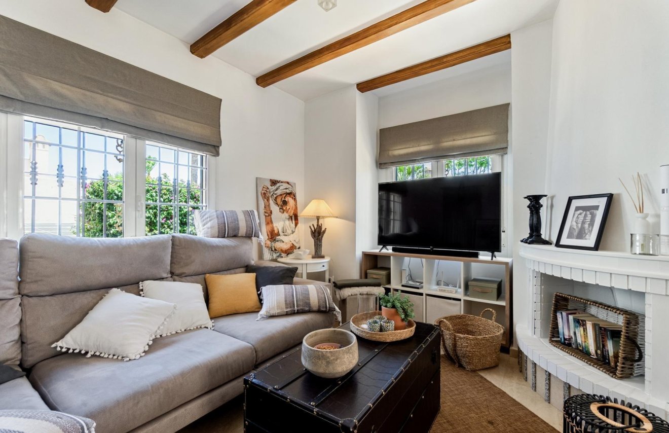 Reventa - Villa - San Miguel de Salinas - Ciudad de las comunicaciones