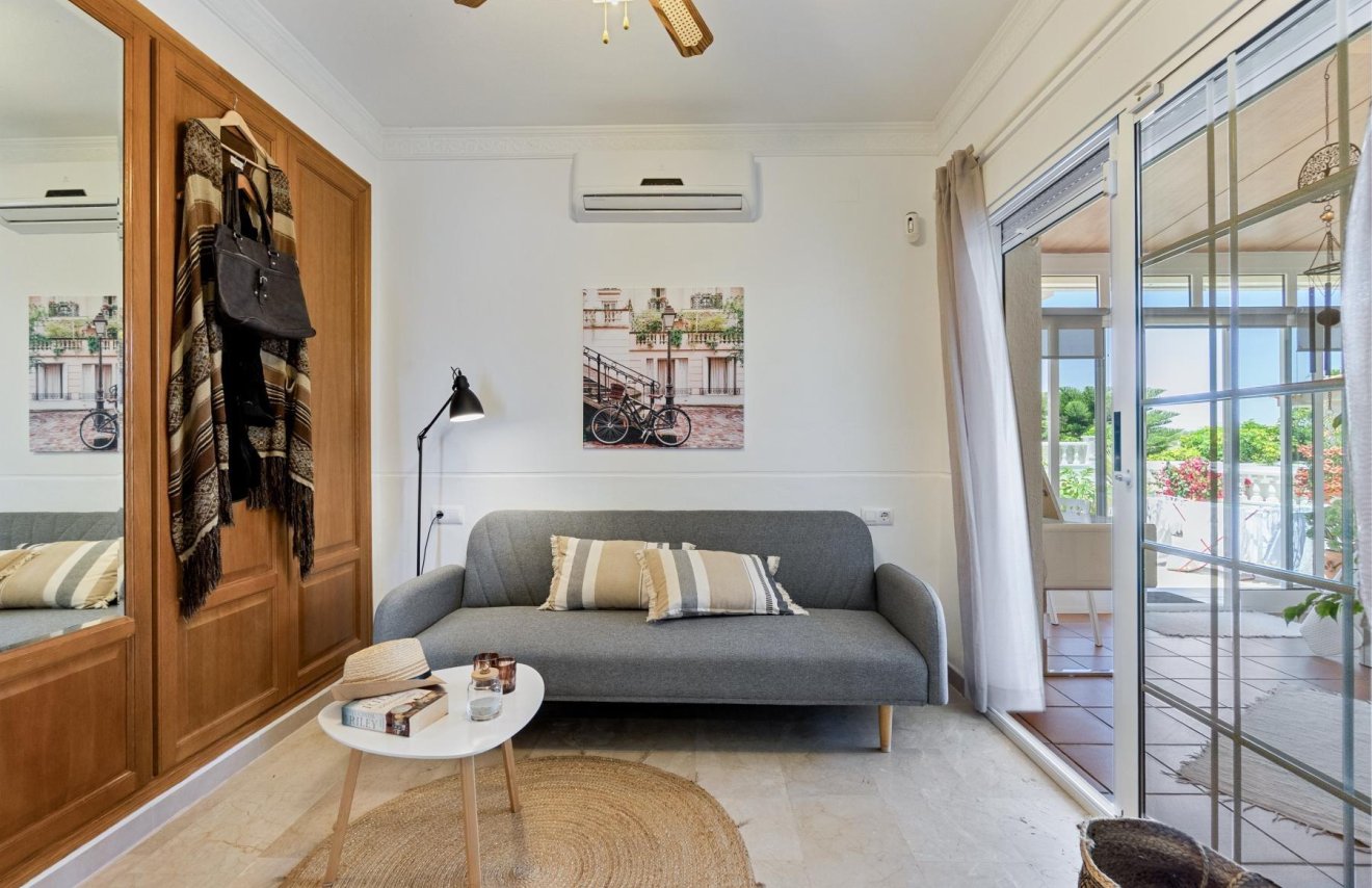 Reventa - Villa - San Miguel de Salinas - Ciudad de las comunicaciones