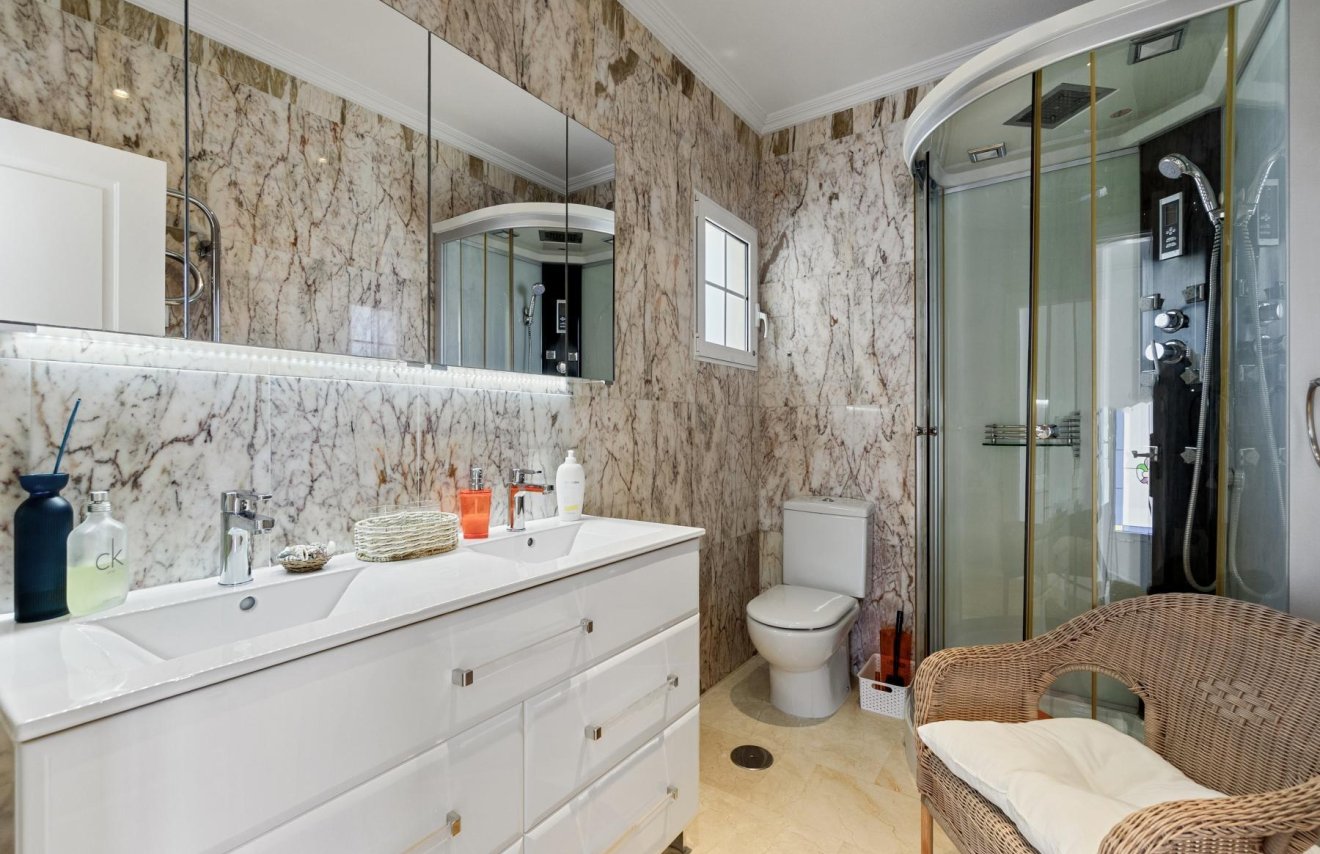 Reventa - Villa - San Miguel de Salinas - Ciudad de las comunicaciones