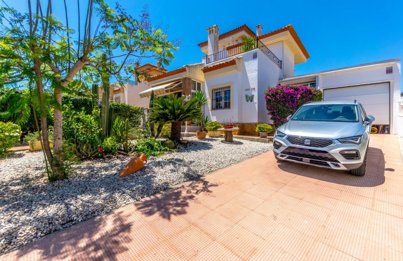 Reventa - Villa - San Miguel de Salinas - Ciudad de las comunicaciones