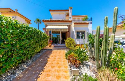 Reventa - Villa - San Miguel de Salinas - Ciudad de las comunicaciones