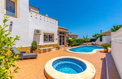 Reventa - Villa - San Miguel de Salinas - Ciudad de las comunicaciones