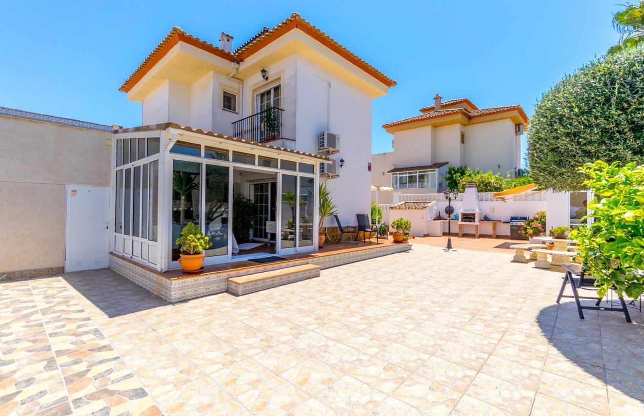 Reventa - Villa - San Miguel de Salinas - Ciudad de las comunicaciones