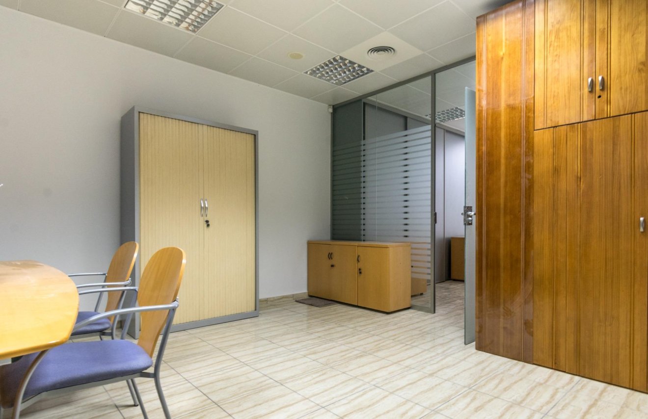 Reventa - Local comercial - Almoradí - Centro urbano 2