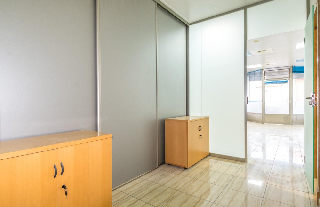 Reventa - Local comercial - Almoradí - Centro urbano 2