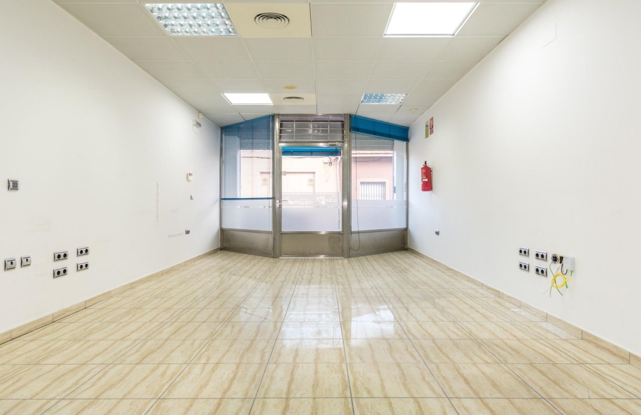 Reventa - Local comercial - Almoradí - Centro urbano 2