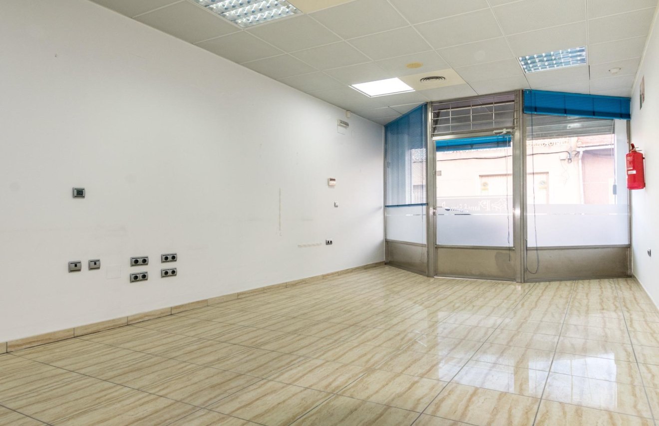 Reventa - Local comercial - Almoradí - Centro urbano 2