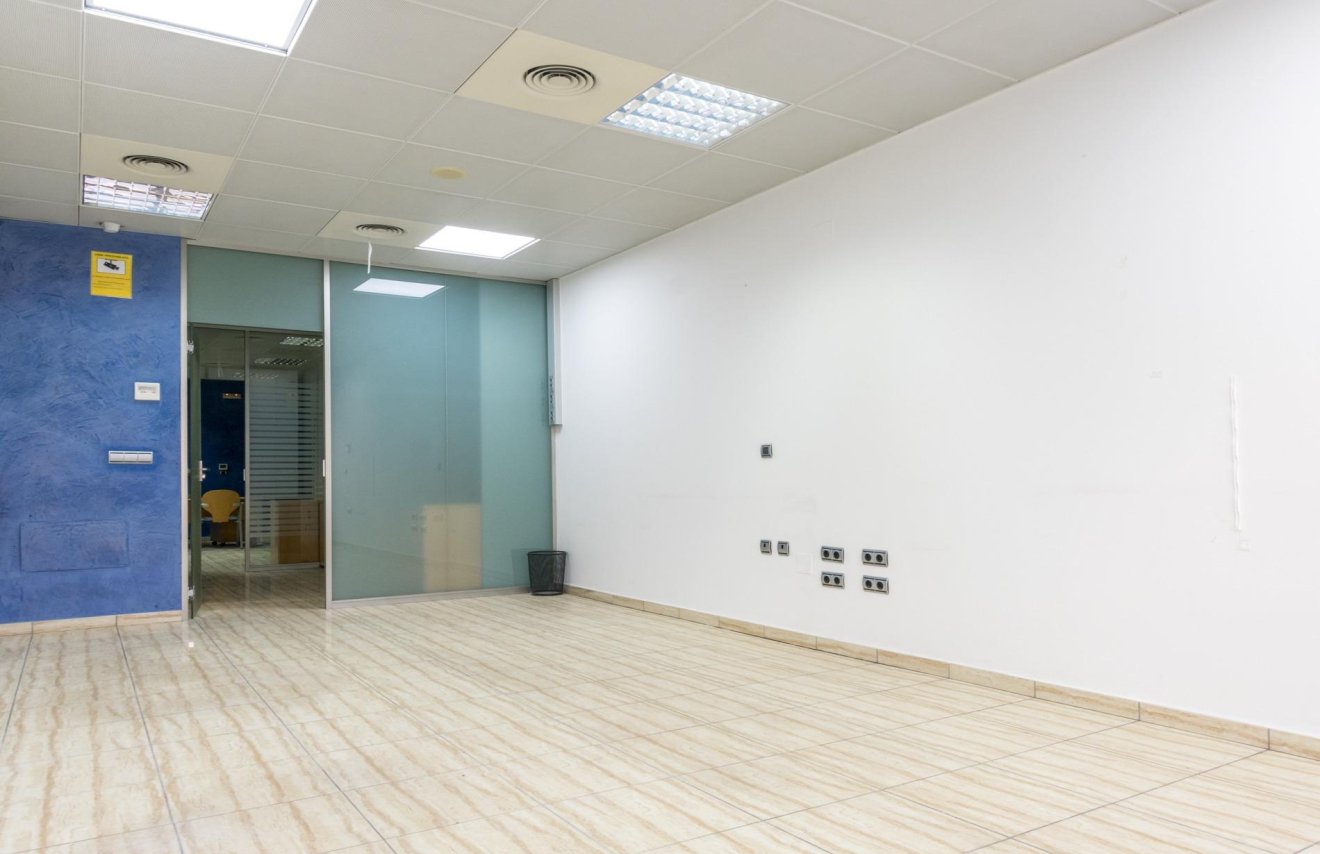 Reventa - Local comercial - Almoradí - Centro urbano 2