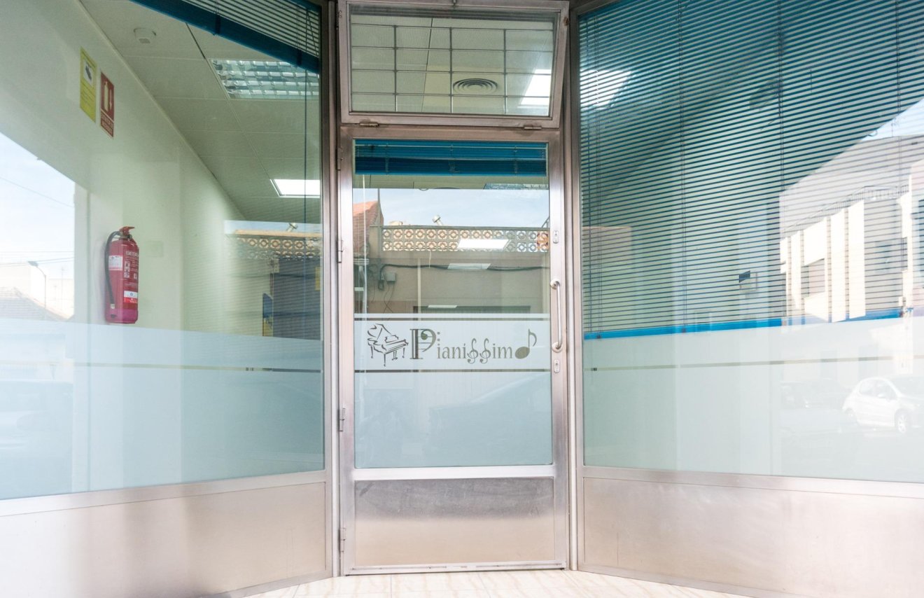 Reventa - Local comercial - Almoradí - Centro urbano 2