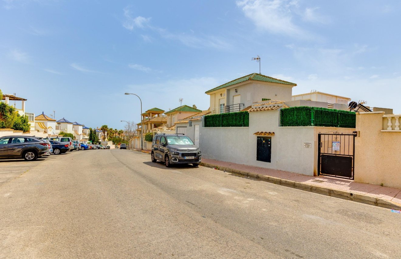 Revente - Casa Tipo Dúplex - Torrevieja - Los altos
