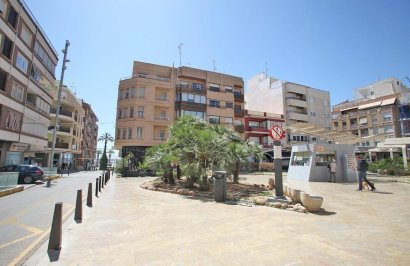 Reventa - Edificio - Torrevieja - Centro