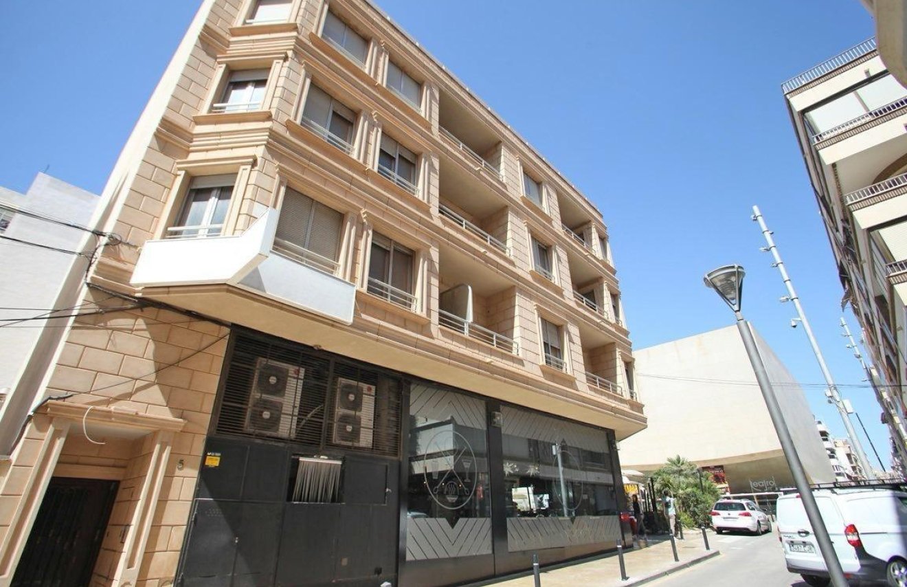 Reventa - Edificio - Torrevieja - Centro