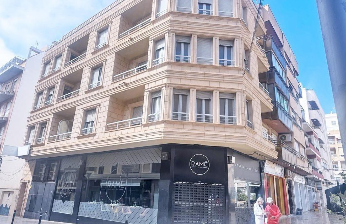 Reventa - Edificio - Torrevieja - Centro