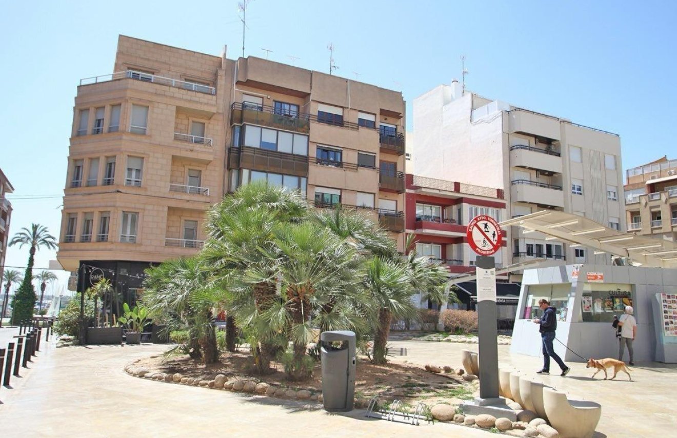 Reventa - Edificio - Torrevieja - Centro