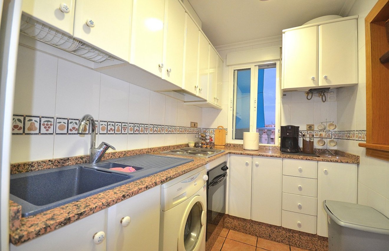 Alquiler a largo plazo - Ático - Torrevieja - Playa del Cura