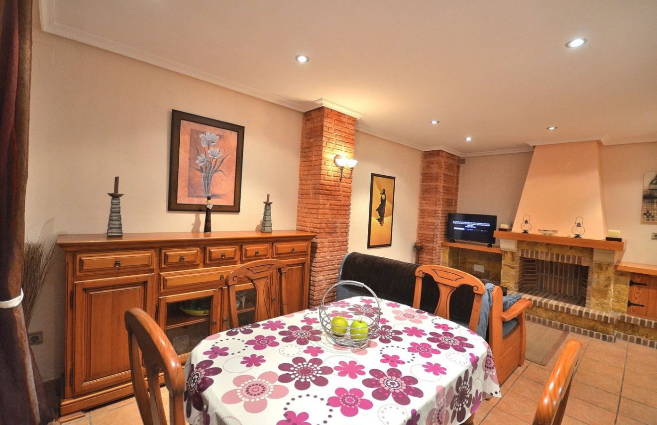 Alquiler a largo plazo - Ático - Torrevieja - Playa del Cura