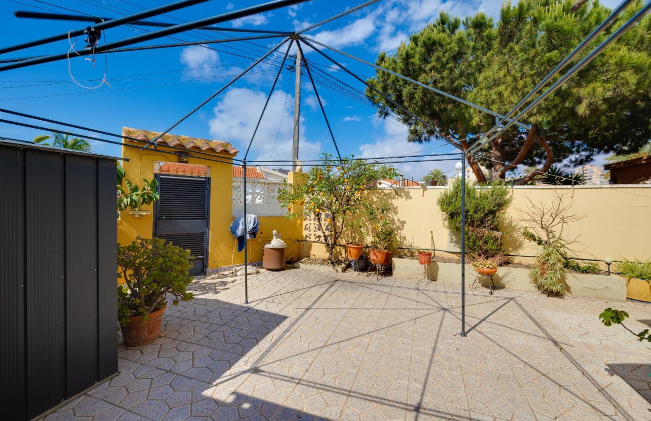 Reventa - Chalet - Torrevieja - Aguas Nuevas