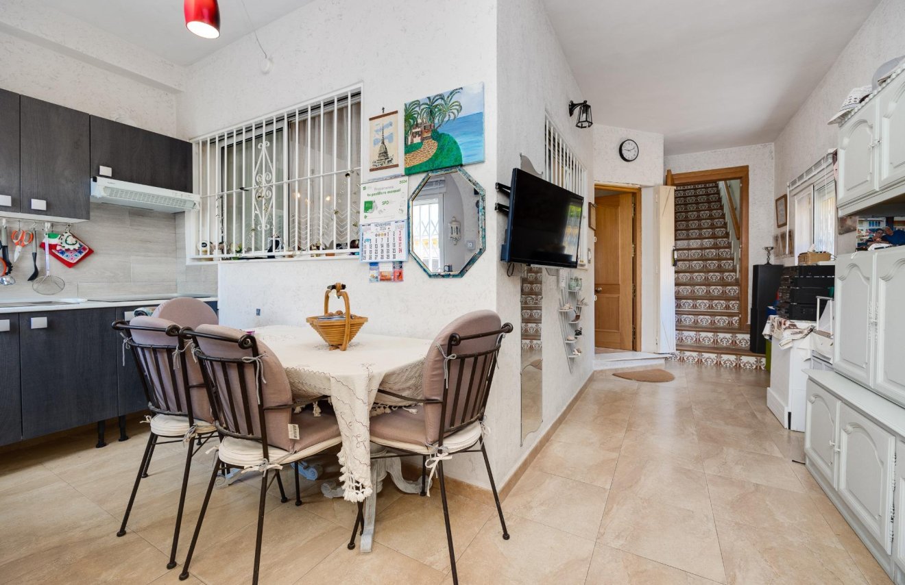 Reventa - Chalet - Torrevieja - Aguas Nuevas