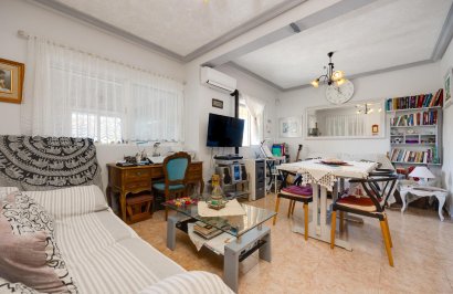 Reventa - Chalet - Torrevieja - Aguas Nuevas