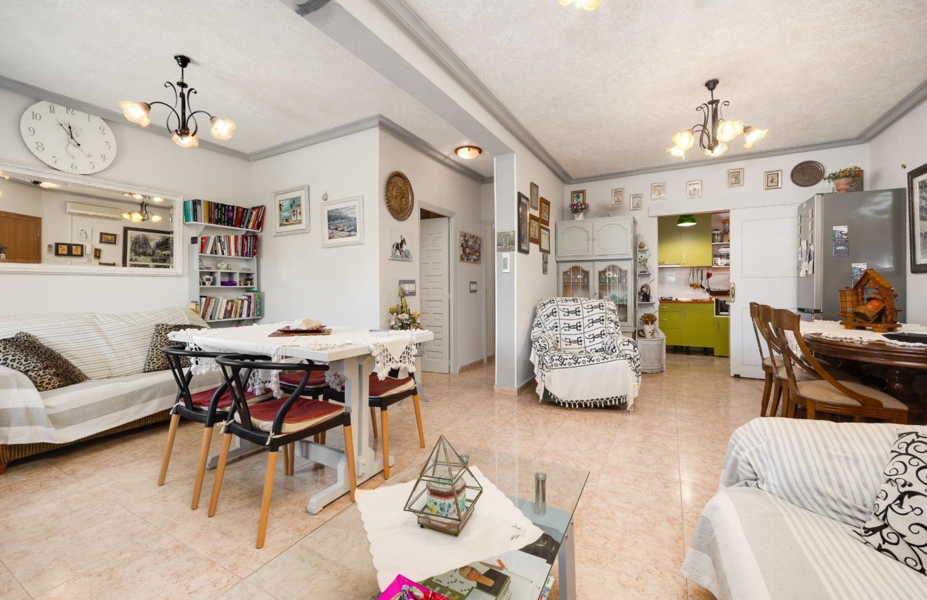 Reventa - Chalet - Torrevieja - Aguas Nuevas