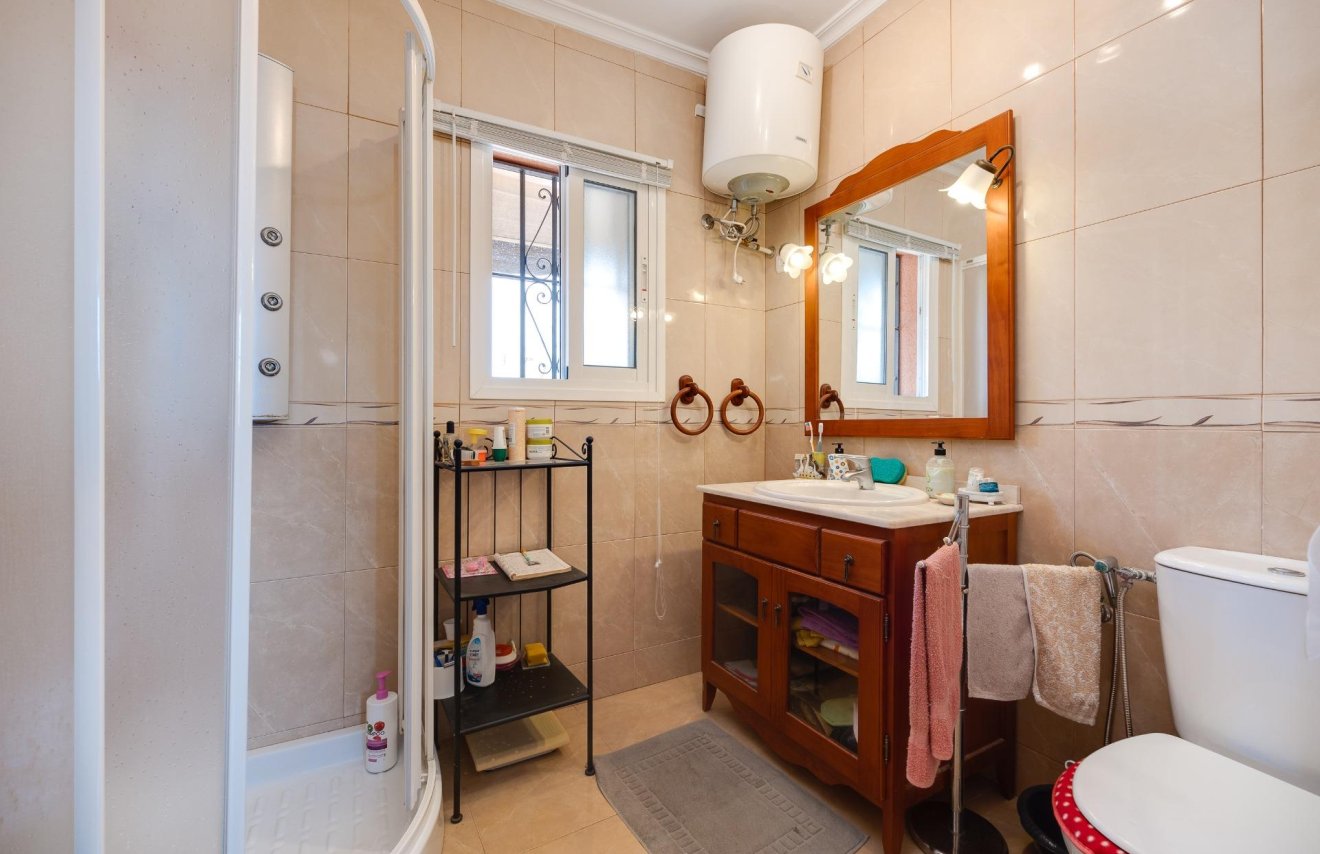 Reventa - Chalet - Torrevieja - Aguas Nuevas