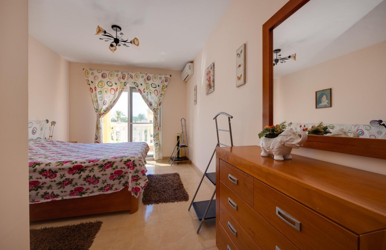 Reventa - Chalet - Torrevieja - Aguas Nuevas