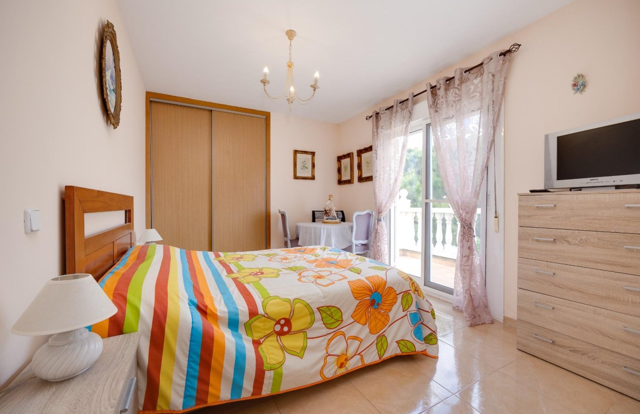 Reventa - Chalet - Torrevieja - Aguas Nuevas