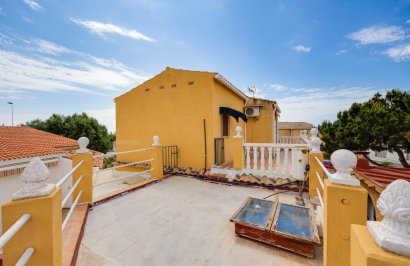 Reventa - Chalet - Torrevieja - Aguas Nuevas