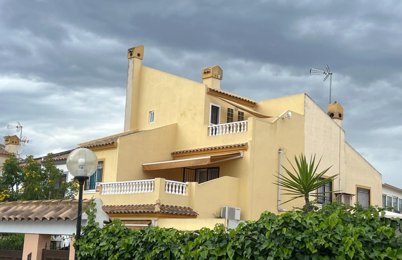 Reventa - Chalet - Torrevieja - Aguas Nuevas