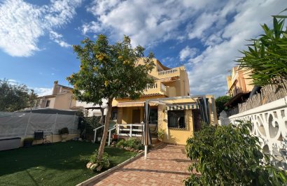Reventa - Chalet - Torrevieja - Aguas Nuevas