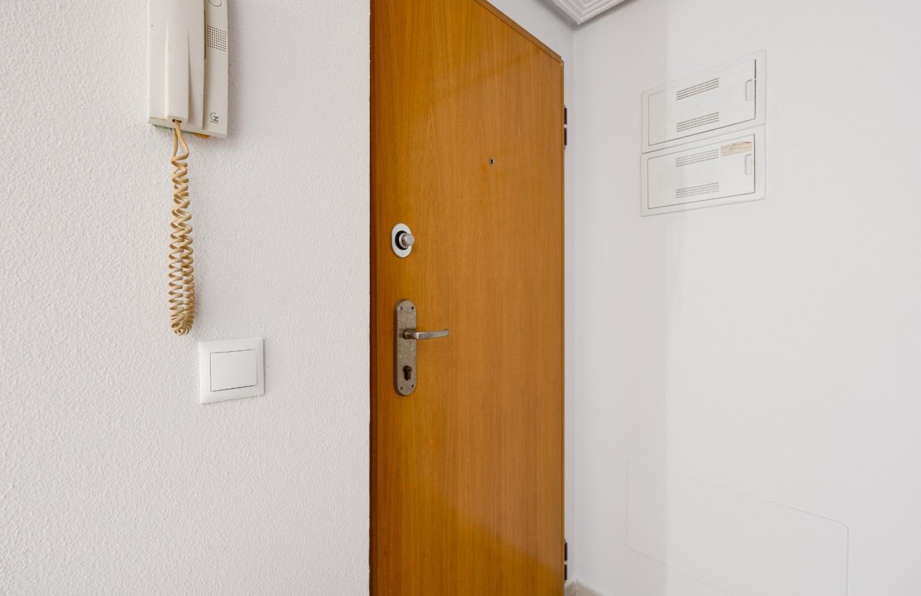 Reventa - Apartamento - Torrevieja - Estacion de autobuses