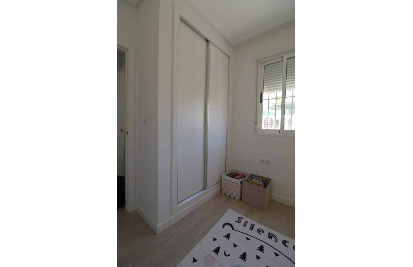 Reventa - Planta baja - Torrevieja - Aguas nuevas 1