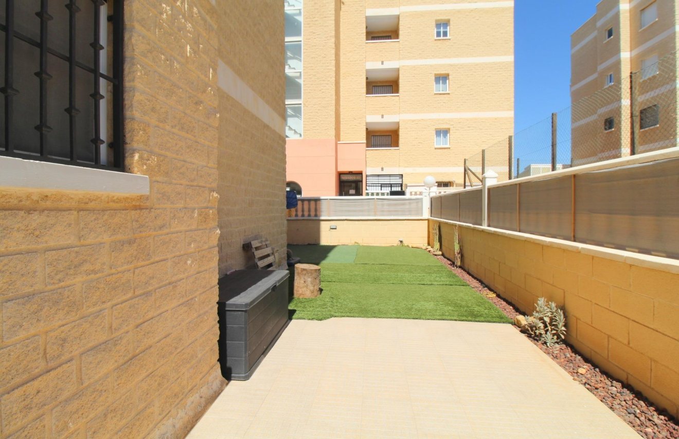 Reventa - Planta baja - Torrevieja - Aguas nuevas 1