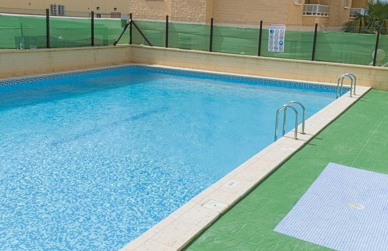 Reventa - Planta baja - Torrevieja - Aguas nuevas 1