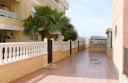 Reventa - Planta baja - Torrevieja - Aguas nuevas 1