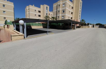 Reventa - Planta baja - Torrevieja - Aguas nuevas 1